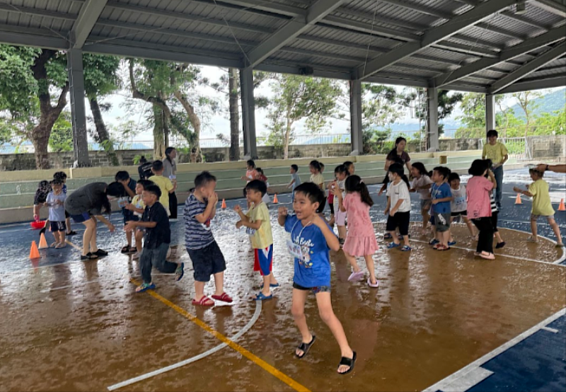 夏日水樂園玩水。