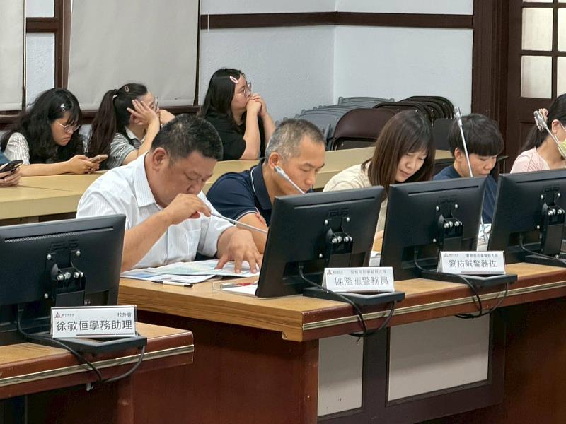 市府頒發委員聘書，感謝委員投入毒品防制工作。