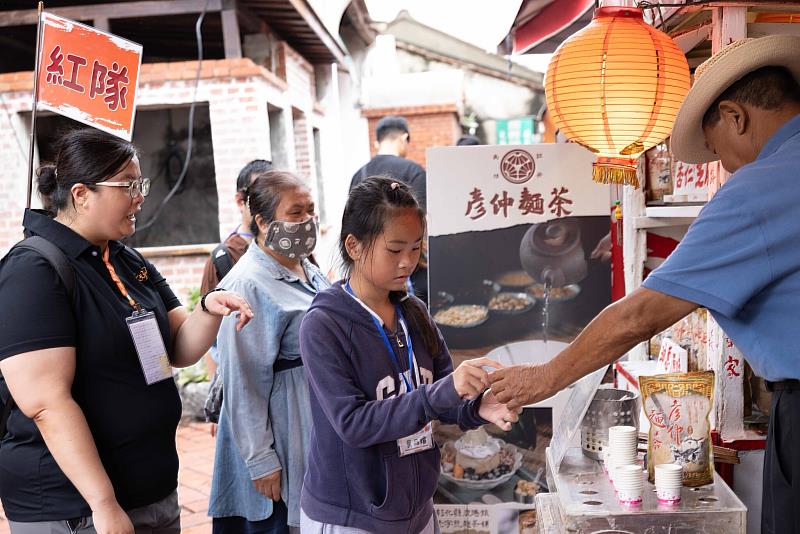 鹿港老街一起漫遊探索。