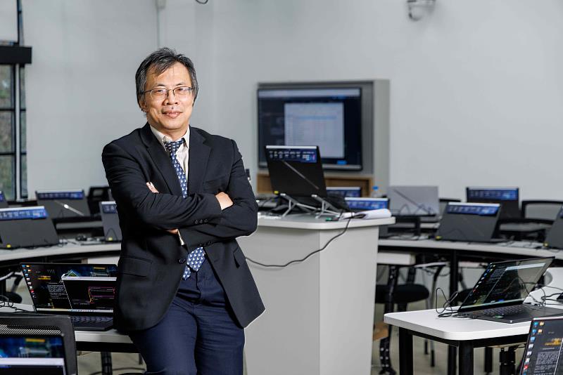 資訊工程學系楊朝棟終身特聘教授寫下連續6年獲得該計畫核定的紀錄,成為東海卓越教學的指標。