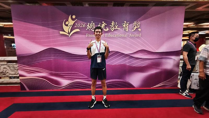 獲得靈鷲山嘉義區普仁獎的民生國中黃宥凱,再獲2026年總統教育獎肯定。(圖由民生國中老師陳奕如提供)