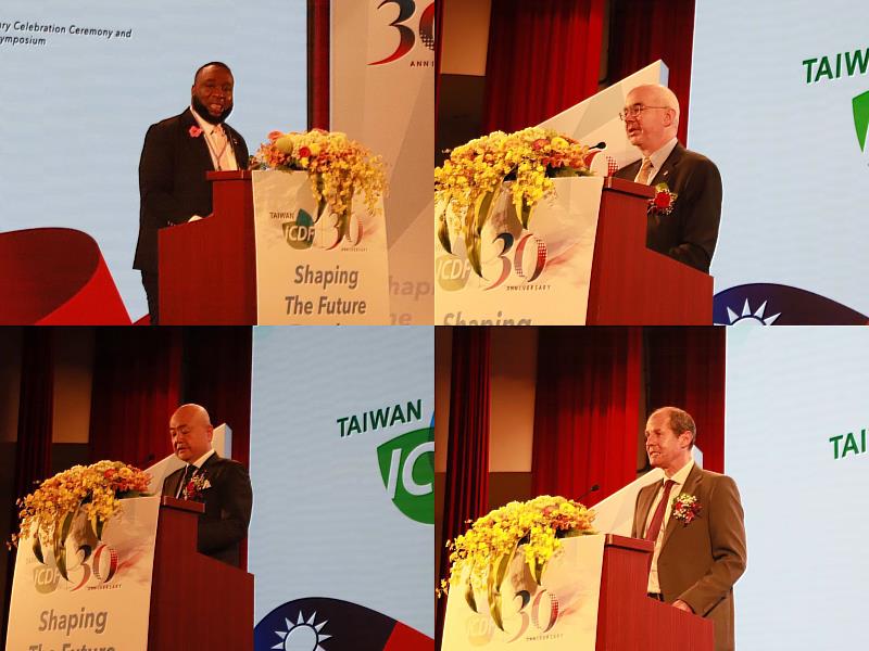 聖克里斯多福及尼維斯聯邦駐臺大使范東亞（左上）、美國在台協會（AIT）處長谷立言（右上）、日本台灣交流協會代表片山和之（左下）與歐洲經貿辦事處處長谷力哲（右下）於大會上致詞。
