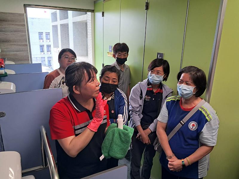 嘉義縣環境保護局辦理公廁清掃課程