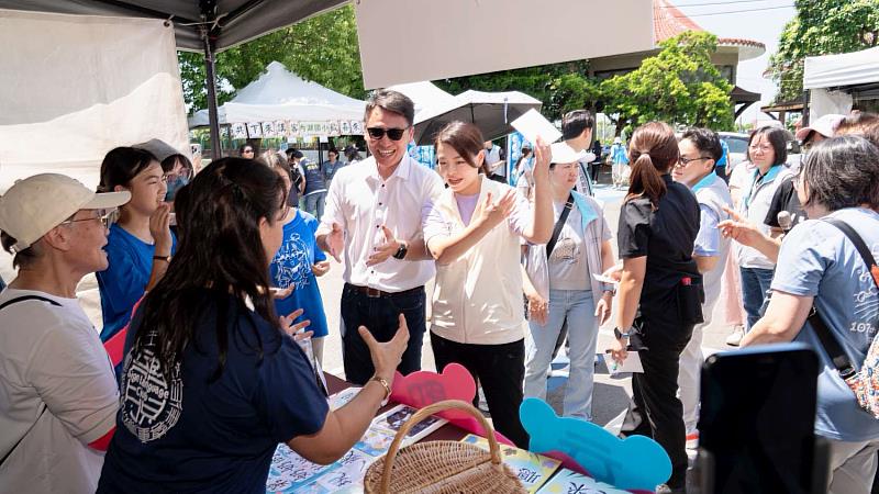 高虹安市長與親子同樂，體驗趣味闖關。