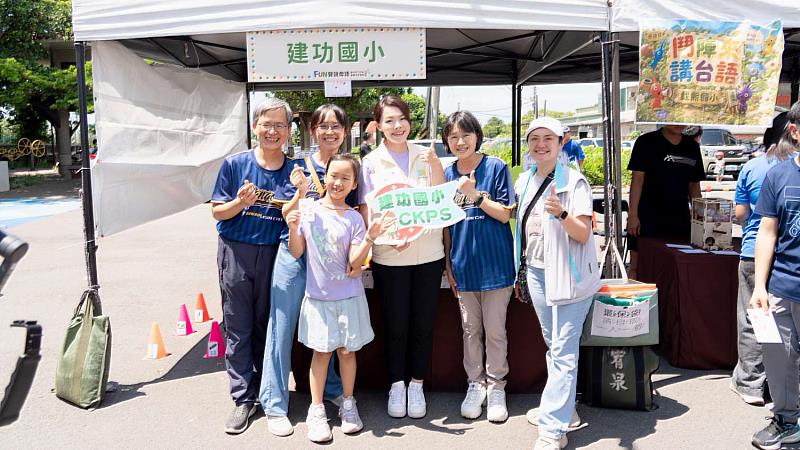 高虹安市長與親子同樂，體驗趣味闖關。