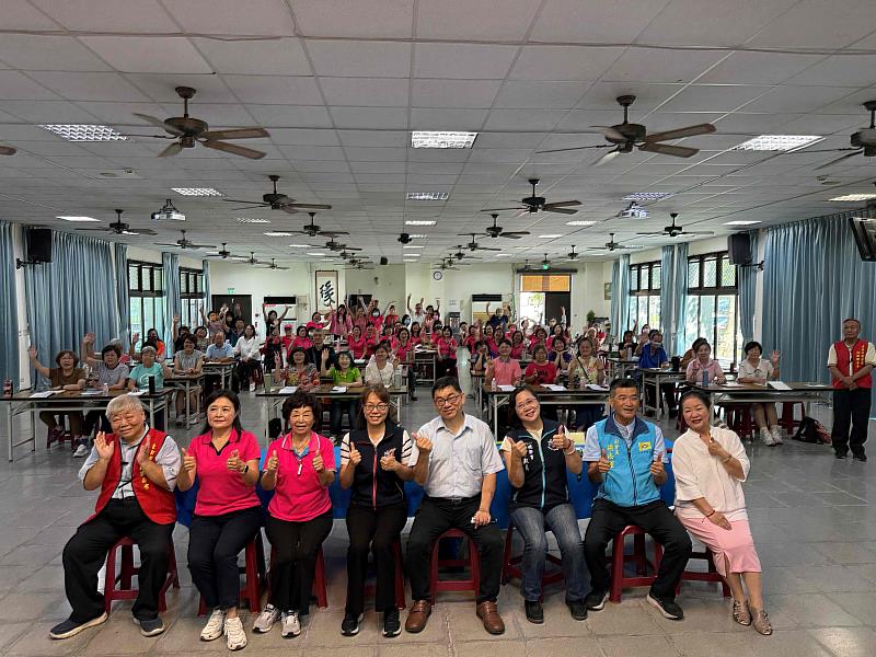 臺南市救國團北區團委會推廣硬筆書法　以公益學習傳承文字之美