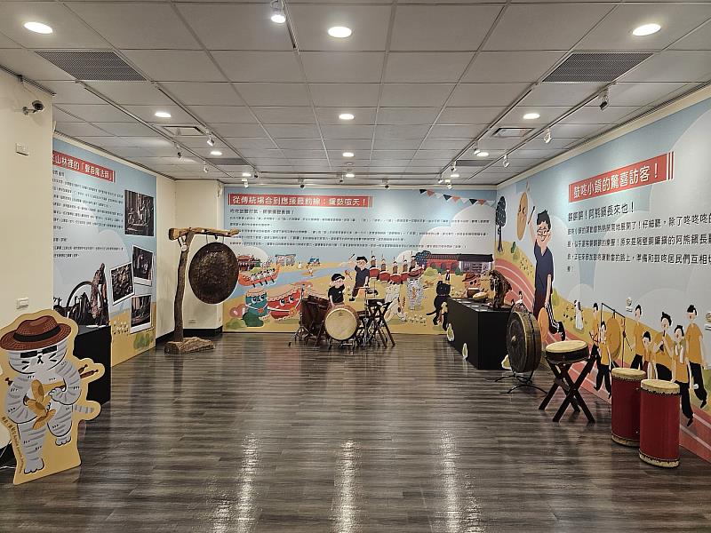 响仁和鼓與吳宗霖銅鑼銅雕藝術工作室的銅鑼作品共同展出。