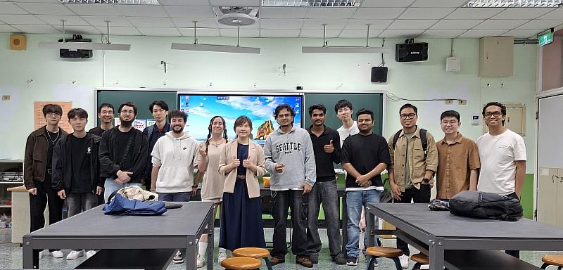 元智大學資訊工程系師生前往興仁國小，舉辦結合聯合國永續發展目標（SDGs）的互動闖關活動。