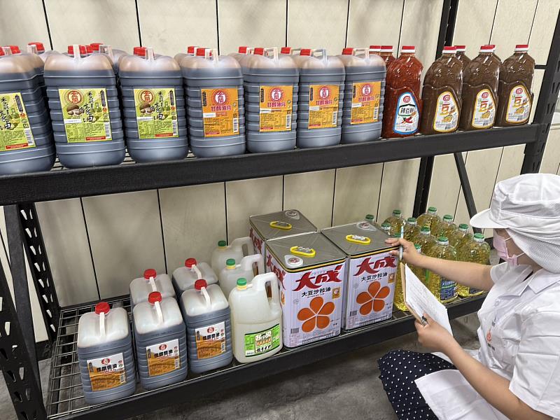 營養午餐團膳業者全面清查校園午餐用油。