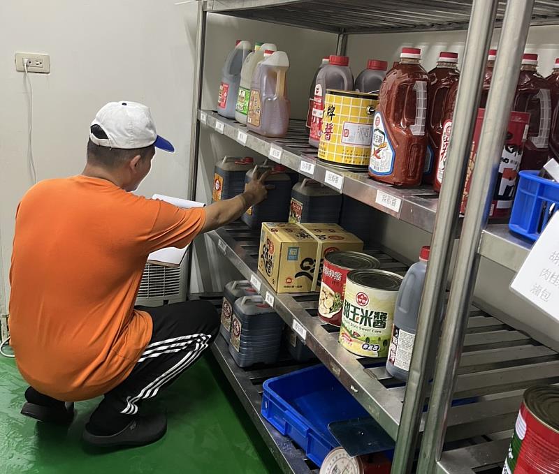 營養午餐團膳業者全面清查校園午餐用油。