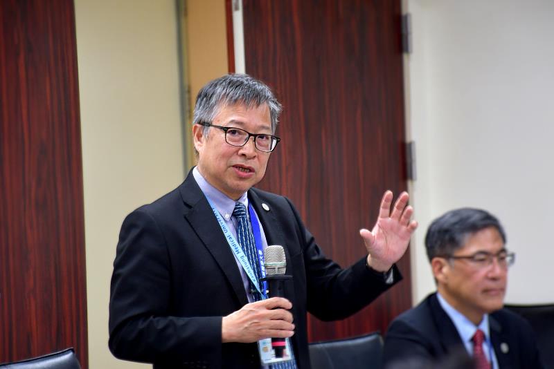 高雄醫學大學校長余明隆致詞。