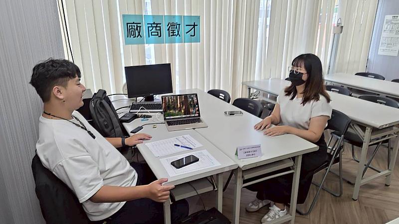 青年專班就業媒合機制協助青年順利就業。