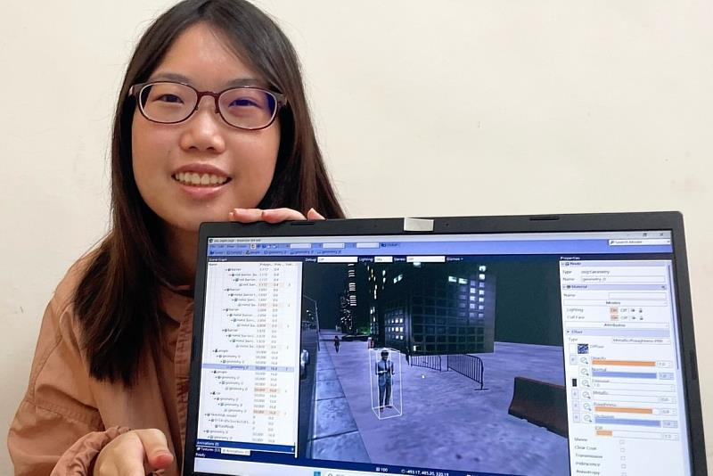 黃虹瑀同學建置虛擬實境的研究情境。
