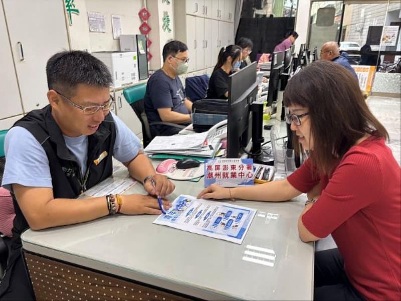 面對快速變化的就業市場,勞動部透過「青年職得好評計畫」提供職涯諮詢、履歷健檢及面試指導,協助青年提升就業力,有需要的青年可向在地就業中心洽詢。