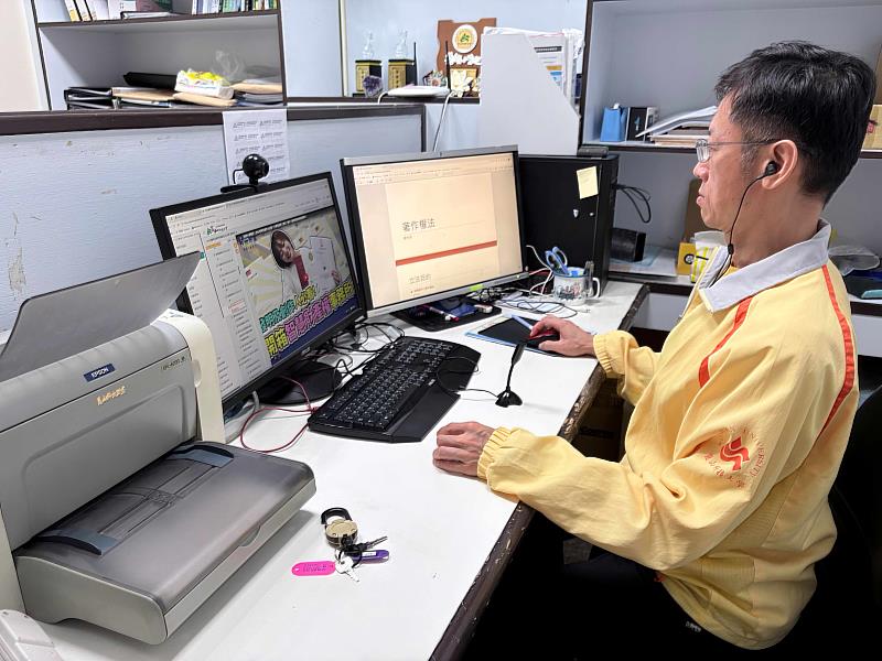 陳哲斐老師積極推動數位學習相關業務。