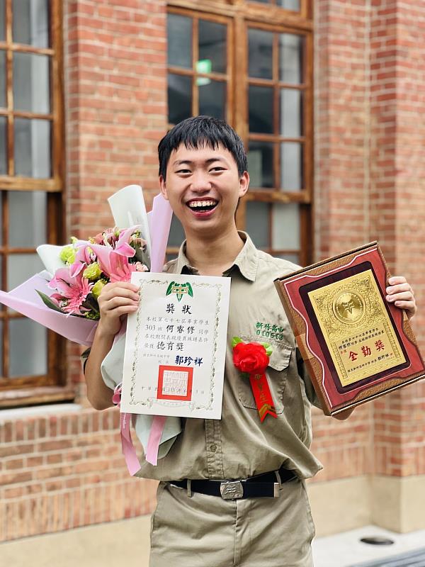 竹市青年何睿修獲頒總統教育獎 高虹安市長：教育共融成就未來