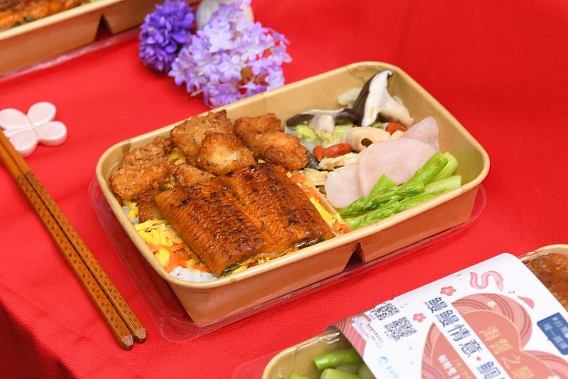 「鰻鰻情意 鯛嘴好滋味」臺鐵聯名便當。