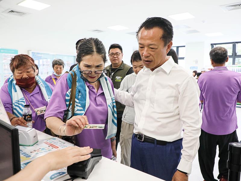 嘉義縣敬老卡、愛心卡擴大使用範圍,刷卡就能進健身房-2