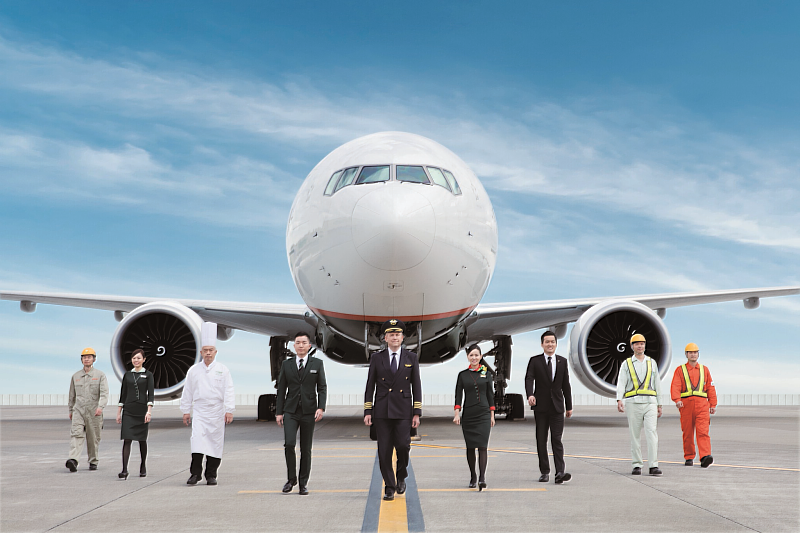長榮航空此次勇奪佳績,除了感謝全球旅客對公司的喜愛與肯定,更要歸功於全體同仁的辛勤付出。