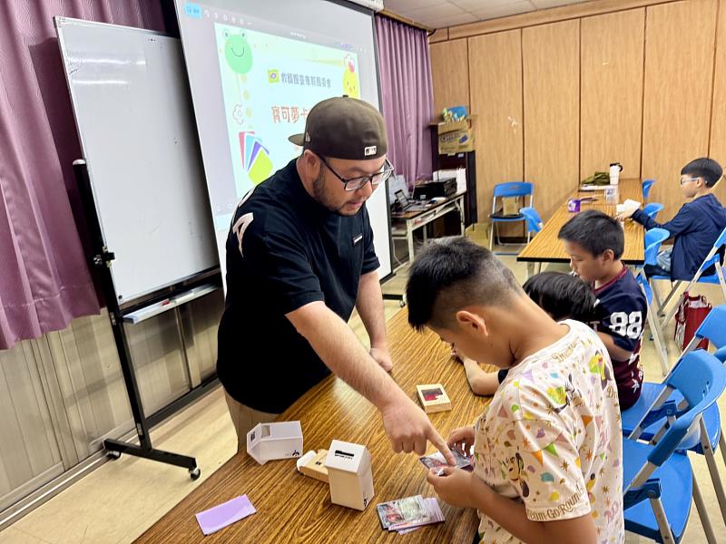 救國團暑期課程「寶可夢卡牌訓練家」寓教於樂，培養青少年策略思維與社交能力