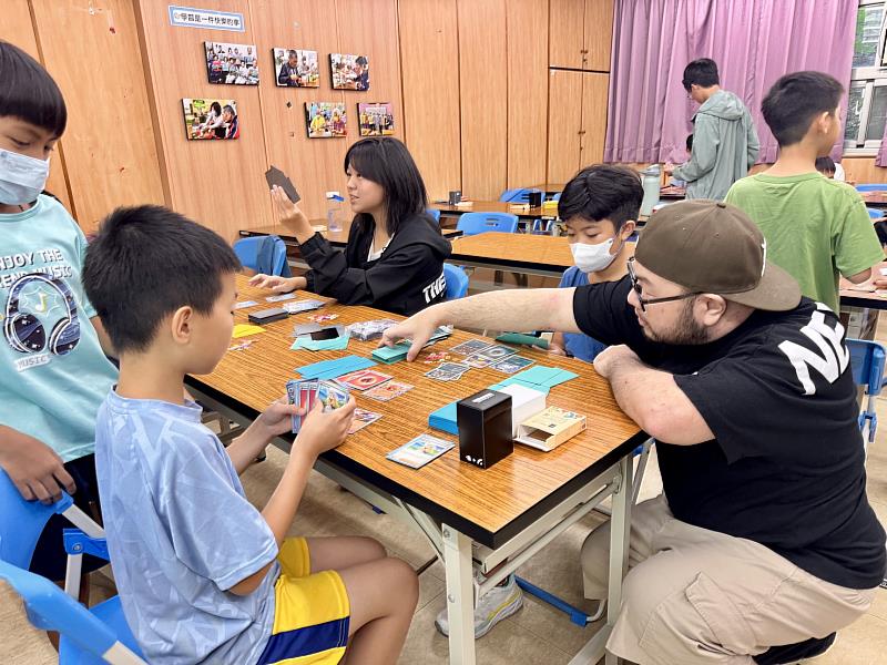 救國團暑期課程「寶可夢卡牌訓練家」寓教於樂，培養青少年策略思維與社交能力
