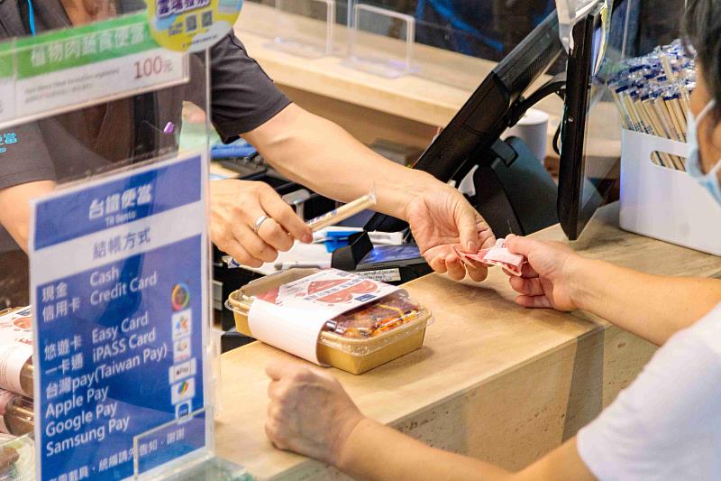 嘉義縣供貨優質漁產,臺鐵鯛鰻雙主菜便當開賣