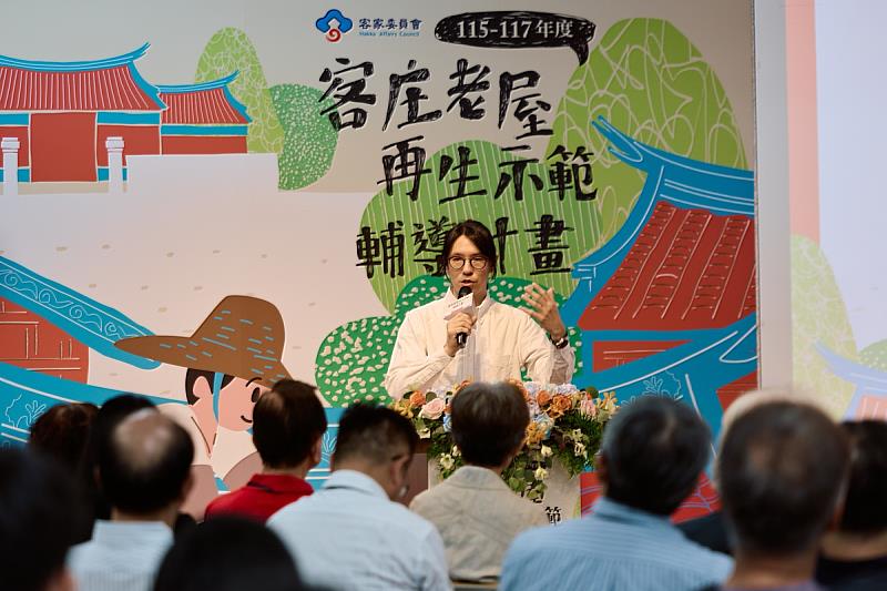 圖2 計畫主持人-蕭定雄說明計畫團隊及執行亮點