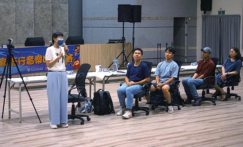 南臺科大「文化底蘊」USR計畫主持人蕭百芳老師，於決賽現場為活動進行開場致詞，期勉參賽者透過動人的旋律與歌詞，傳唱出府城五條港的歷史記憶與文化魅力。