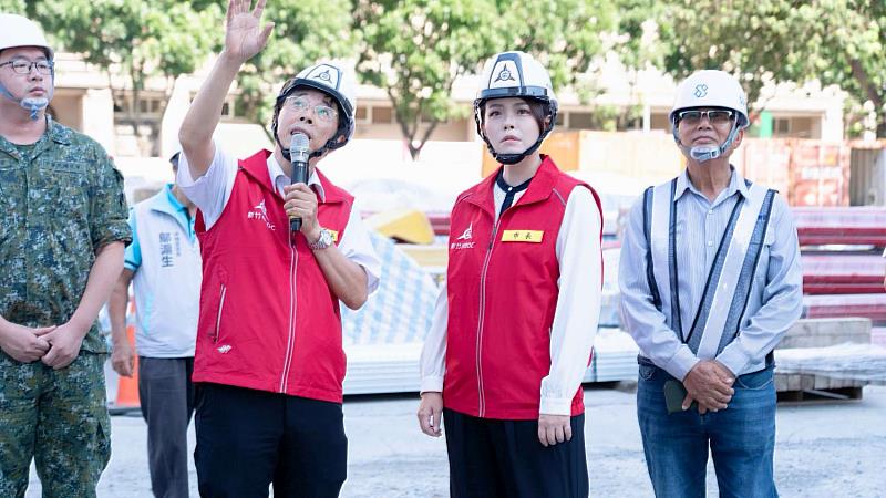 市長高虹安視察中雅安居建築工地及全中興地下道視察防颱整備情形。