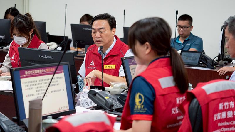 消防局長李世恭進行防災作為簡報。