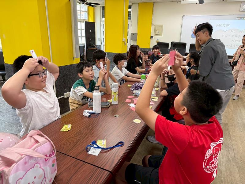 「學生哲學家-故事中的對話與思辨」兒童哲學夏令營。