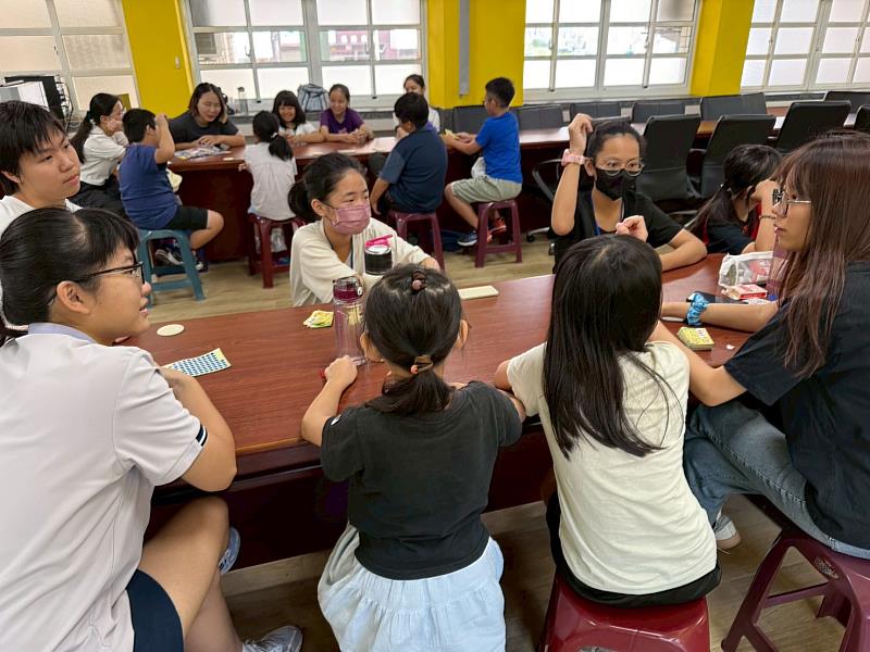 「學生哲學家-故事中的對話與思辨」兒童哲學夏令營。