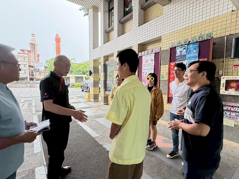 救國團宜蘭縣團委會致送急難扶助金,由愛心急難扶助管理委員劉明智、總幹事林耀埜代表與校方共同關懷受助學生。
