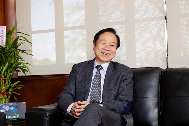 東海校長張國恩表示,宋信文教授當選中央研究院院士,不僅是個人學術成就的最高榮耀,更是東海大學全體師生與校友共同的光榮。