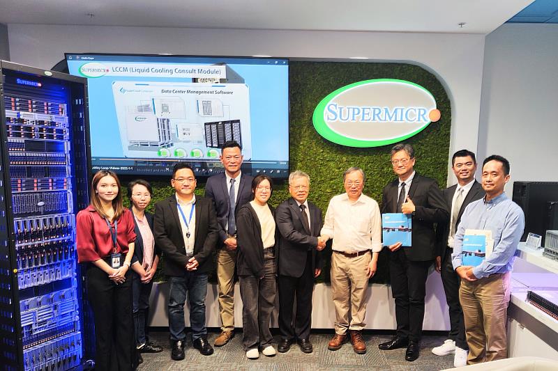 中央大學蕭述三校長率團訪美,與美超微電腦(Supermicro)總裁梁見厚會談,積極拓展國際產學合作。