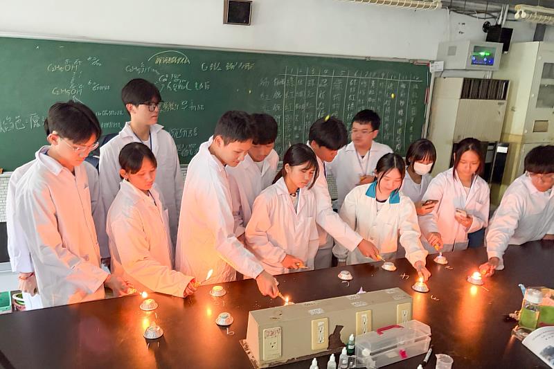 酒精凍及金屬焰色課程。