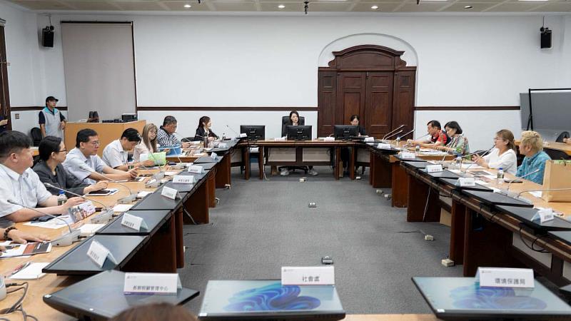 會議邀集客家事務委員及相關局處代表共同檢視新竹市客家政策推動成果，並就未來發展方向交換意見。