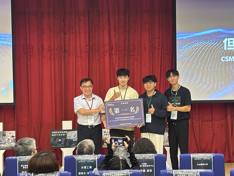 第1名由主題「被稀釋的不只是藥，還有護理照護時間」脫穎而出，聚焦臨床護理人員在時間上的壓力。