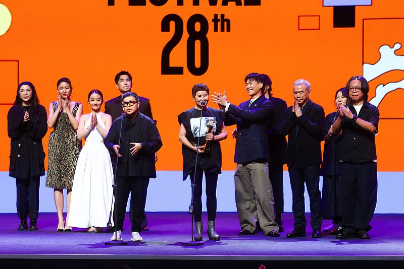 世新新聞系（編採科）校友李烈監製《大濛》勇奪第28屆台北電影獎最佳劇情長片等5項大獎。（攝影：蔡耀徵，台北電影節提供）