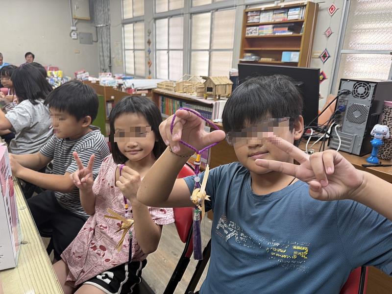 救國團「愛.分享」聚光計畫公益活動在萬榮國小種下希望種子