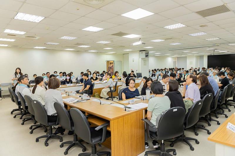 衛福部實地考核竹市社福績效。