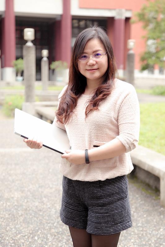許庭嘉為國立臺灣師範大學科技應用與人力資源發展學系教授，專長於運算思維教育、人工智慧素養與適性化數位學習。