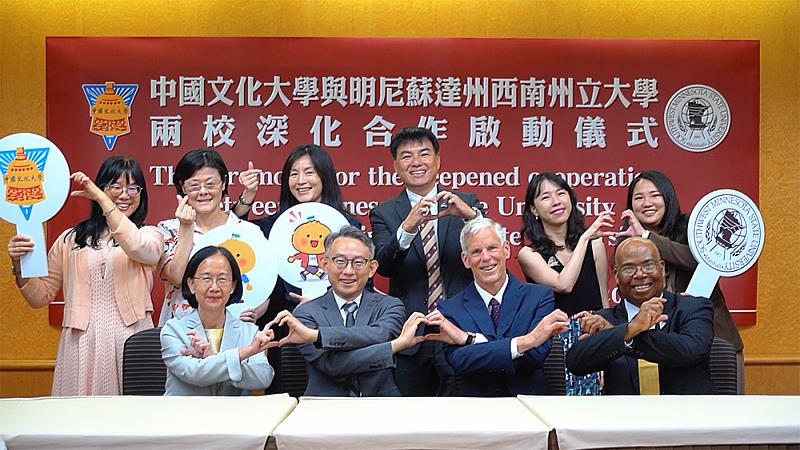 文化大學全球商務學位學程兼任副教授杜震華分享多年全英語授課經驗,認為多元文化共學能拓展學生國際視野。