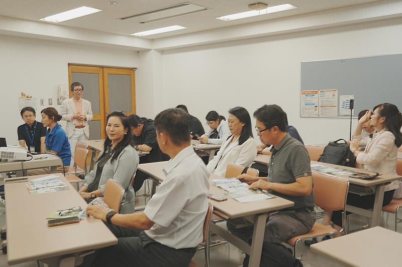 與一關健康森林觀光產業據點進行意見交流,針對場域營運、研修設施及國際永續志工合作模式深入討論。