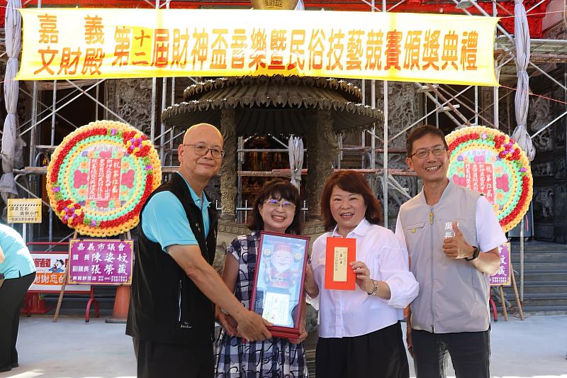 興安鼓舞擊樂團獲國小鼓樂組第1名。