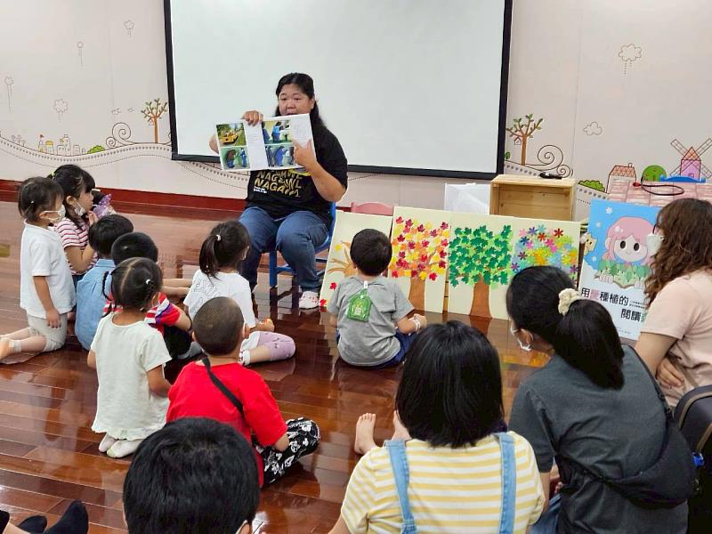 嘉義市翻轉靜態閱讀! 公共圖書館打造親子五感閱讀森林