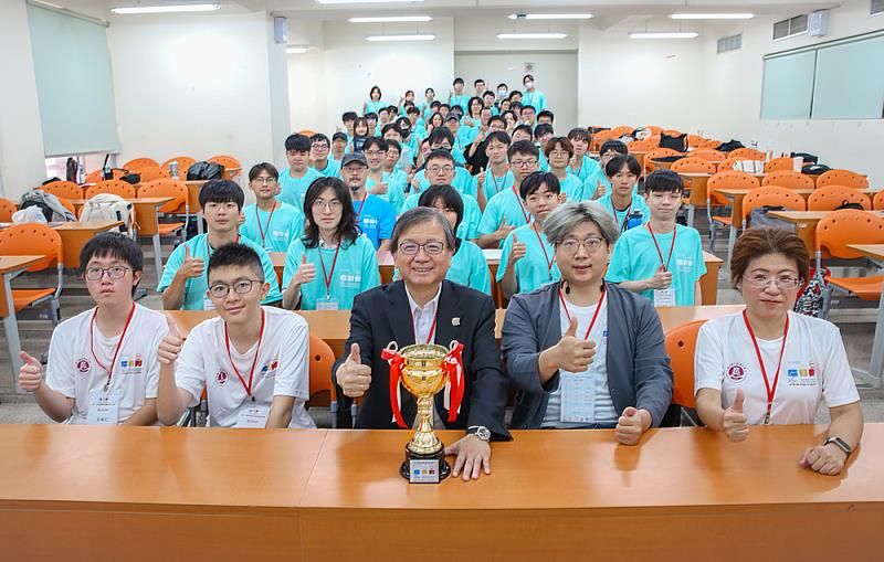 第11屆全國科技大學程式競賽於國立臺北商業大學盛大舉行,吸引全國科技校院優秀隊伍同場競技。林冠程攝