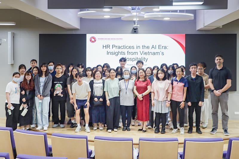 北商大國際事務處邀請越南外貿大學Dr. Văn Thị Minh Huyền蒞校，展開一系列教學與專題交流活動。