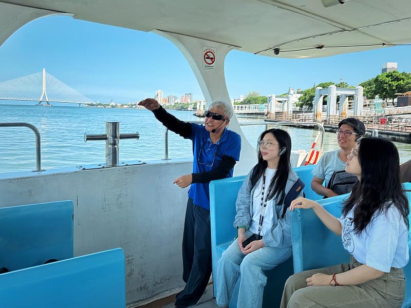十三行博物館「綠遊雙岸-八里淡水低碳走讀」,一趟旅程盡覽淡江大橋各種風景。