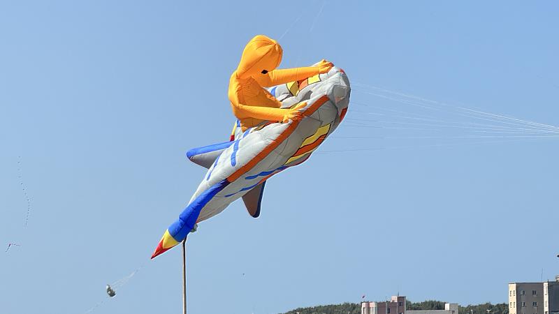 巨大外星人風箏將於7月25日、26日降臨七股鹽山,帶來最吸睛的宇宙奇景。